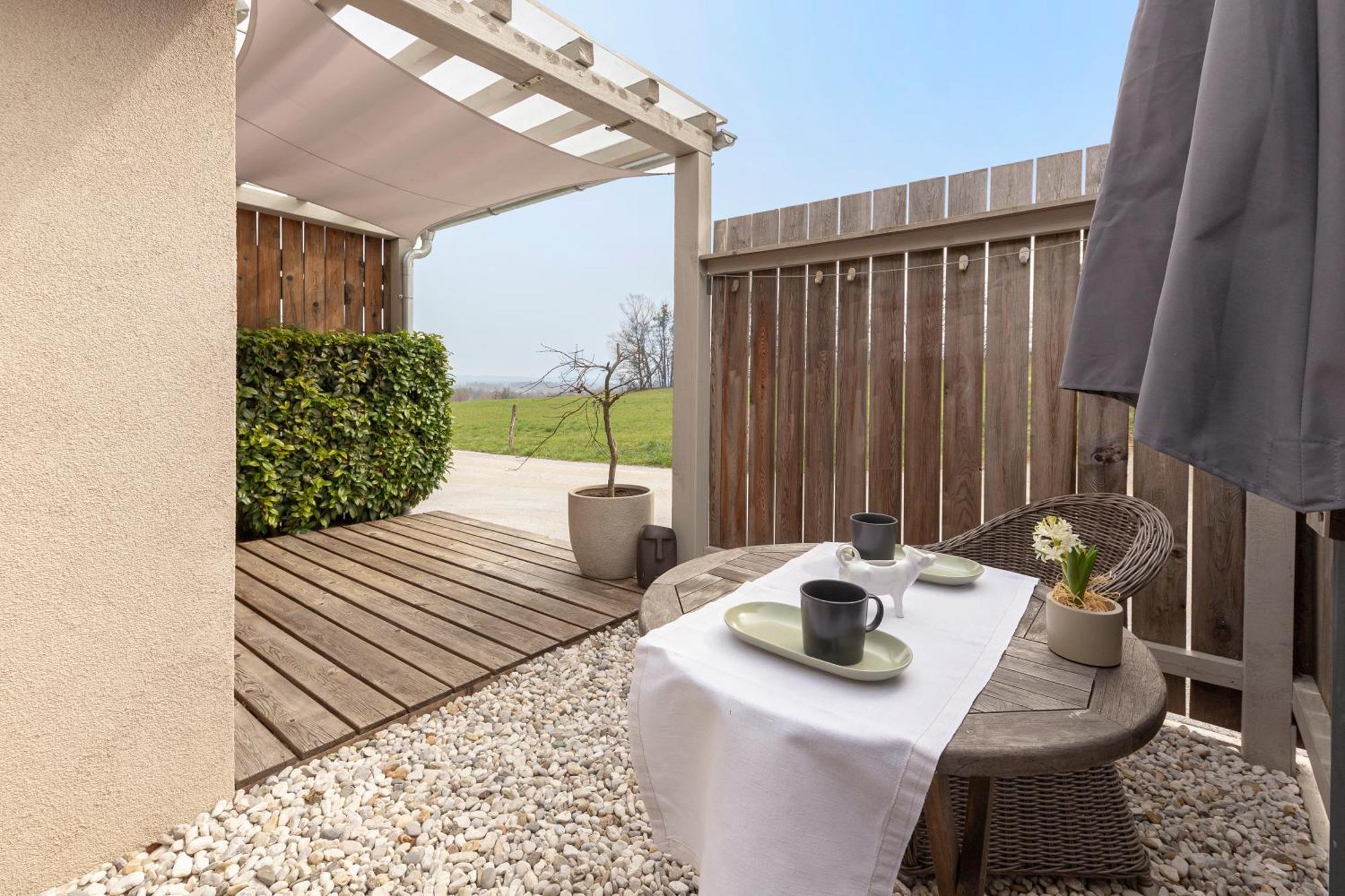 Garden Living Apartment Bled Bagian luar foto